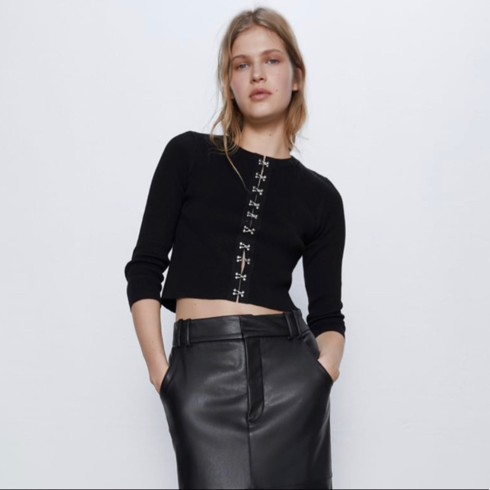 NWT Zara Cropped Black Sweater Silver Fasteners S